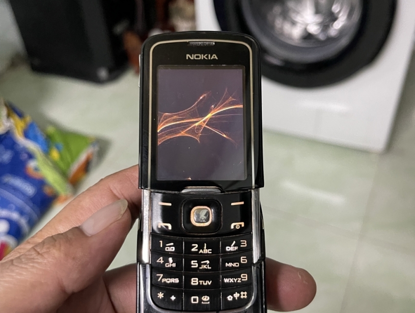 Bán Nokia 8600luna
