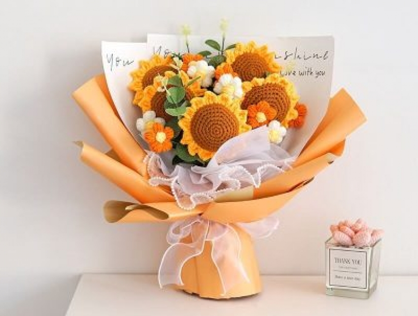 Bó hoa hướng dương handmade tặng tốt nghiệp