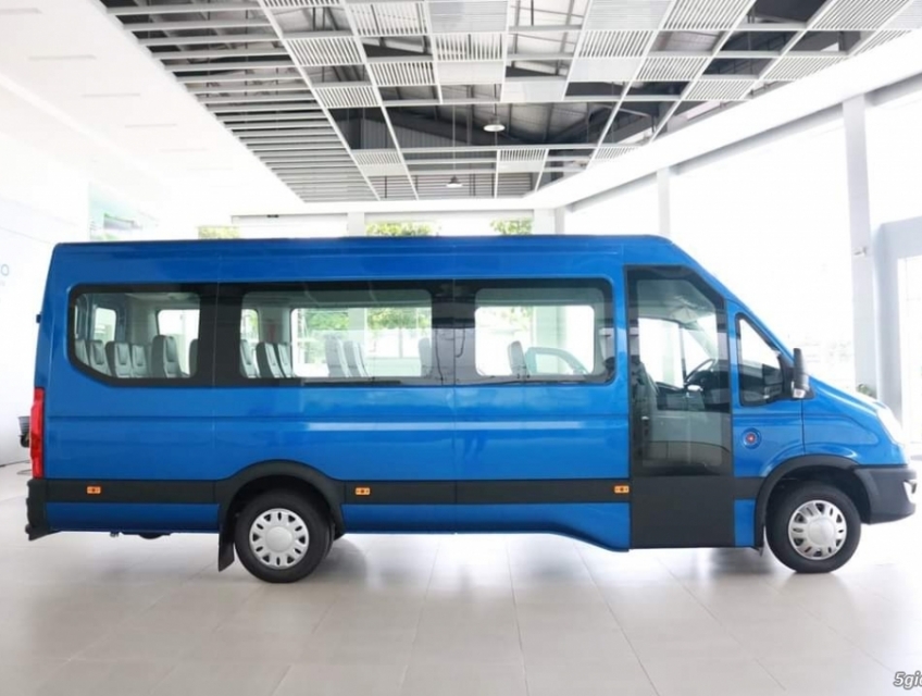 Xe bus iveco daily 19c date 2021 chưa lăn bánh