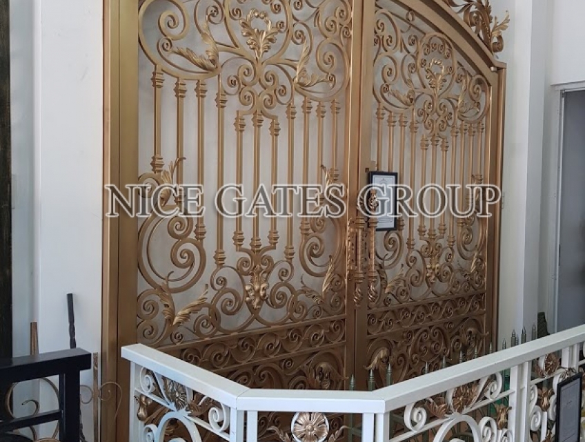 Cửa cổng sắt mỹ nghệ cao cấp cho Biệt Thự