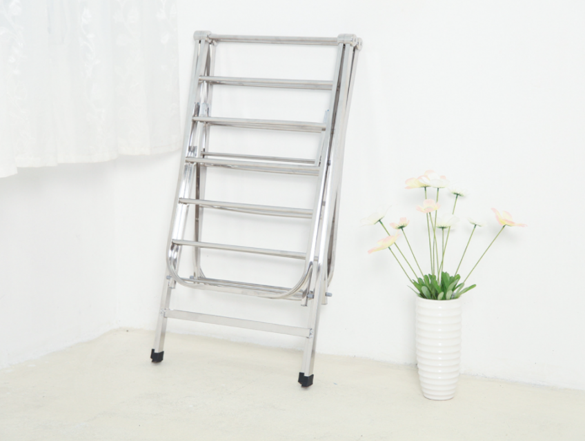 Chọn lựa giá phơi quần áo xếp gọn đa năng phù hợp với không gian sống