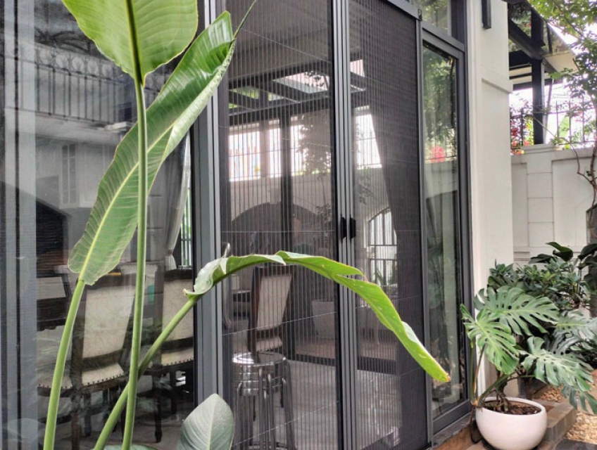 Các bước cơ bản để sửa cửa lưới chống muỗi tại nhà