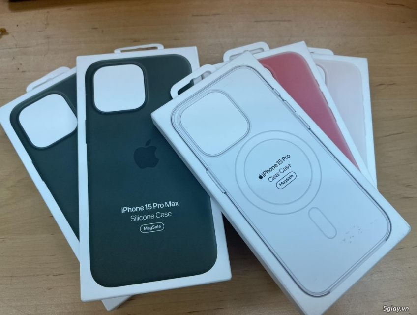 Shop sẵn vài em ốp 15 Pro và 15 Pro Max