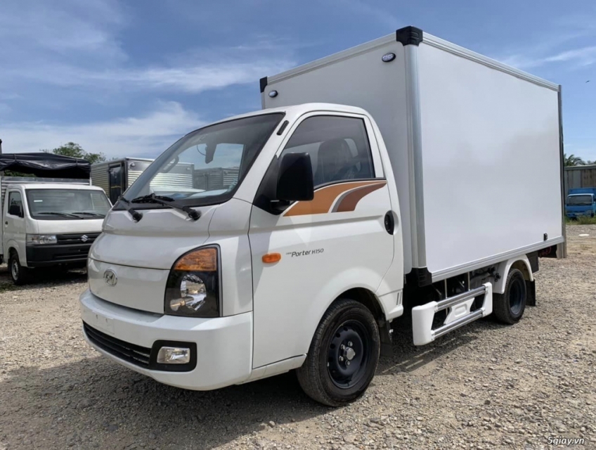 Hyundai New Porter H150- Tải trọng 1 tấn 4 - thùng dài 3m1