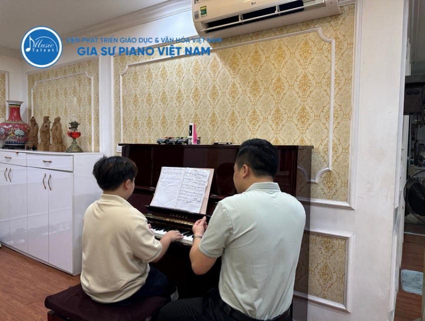 Giải đáp: Học đàn piano giá bao nhiêu một tháng