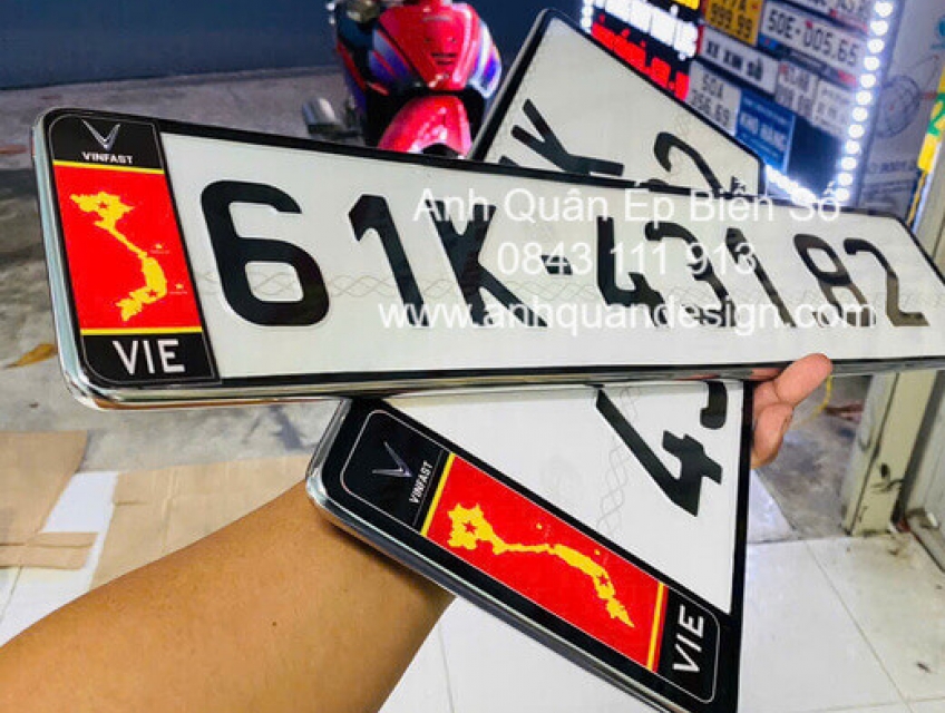 Tạo Điểm Nhấn Cho Biển Số Xe Ô Tô Với Khung Bản Đồ Việt Nam