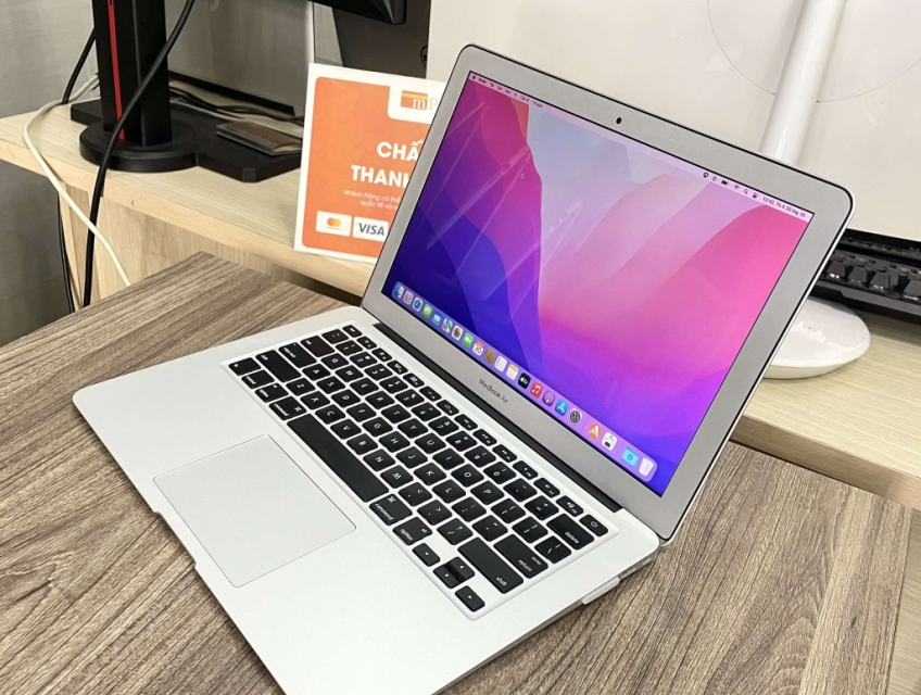 Macbook air 2015 i5 13inch 4GB SSD 128GB Pin 3-5H