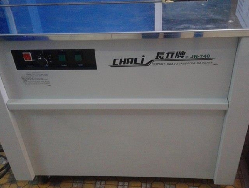Máy đóng đai thùng Chali JN740