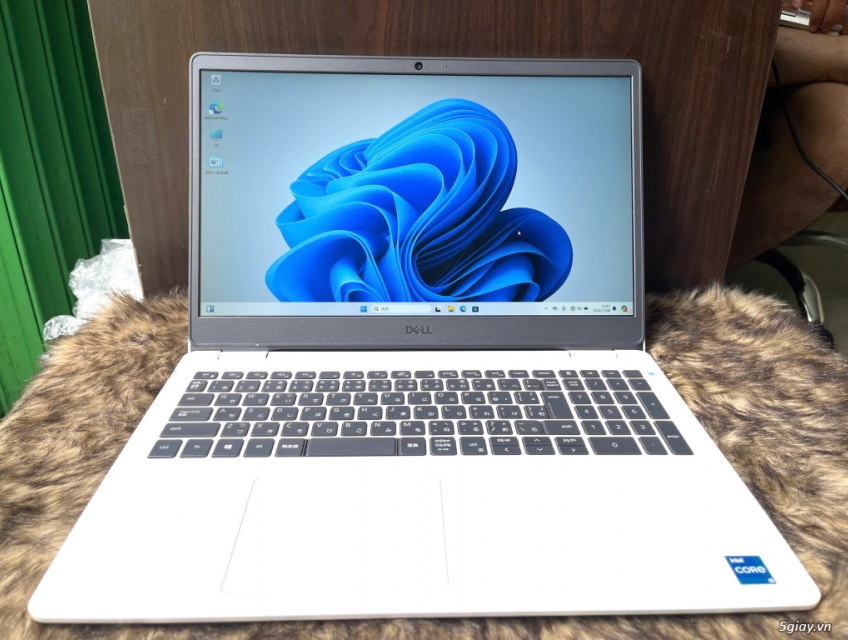 DELL INSPIRON 3501/ i5-1135G7/ 8GB/ 256GB