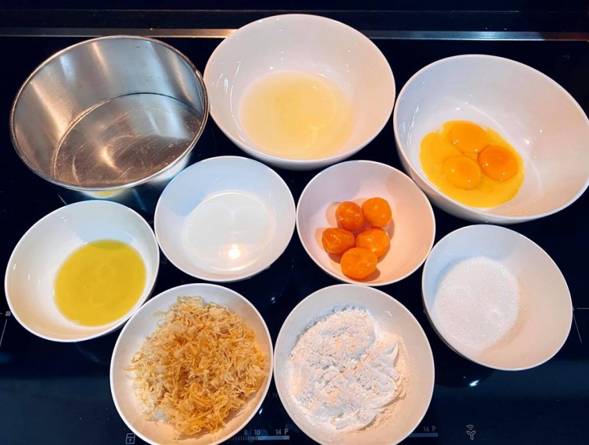 Cách làm bánh bông lan trứng chảy thơm ngon, đơn giản tại nhà