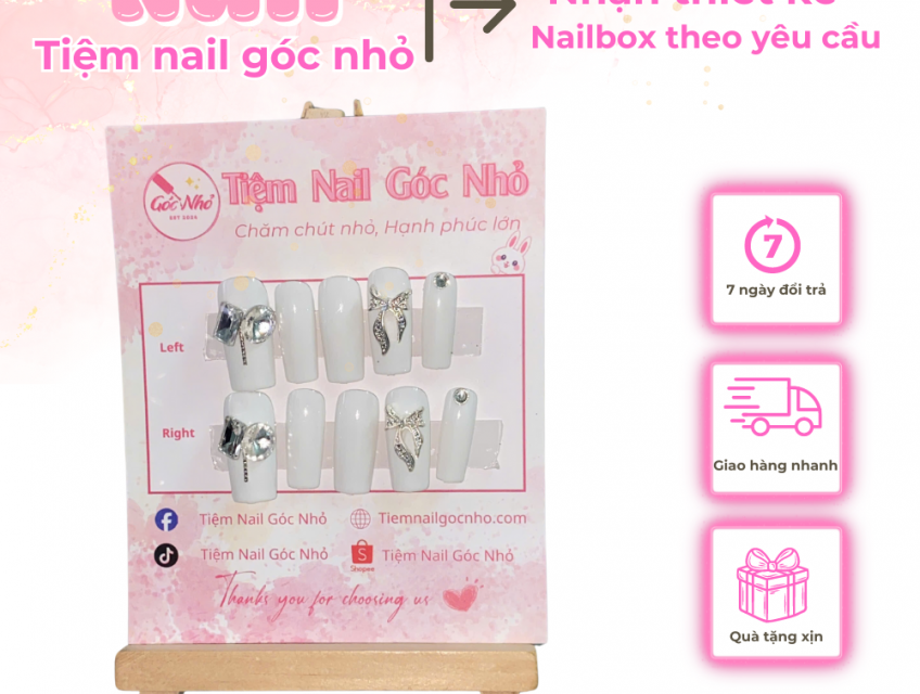 Mẫu nail form vuông trắng đính charm