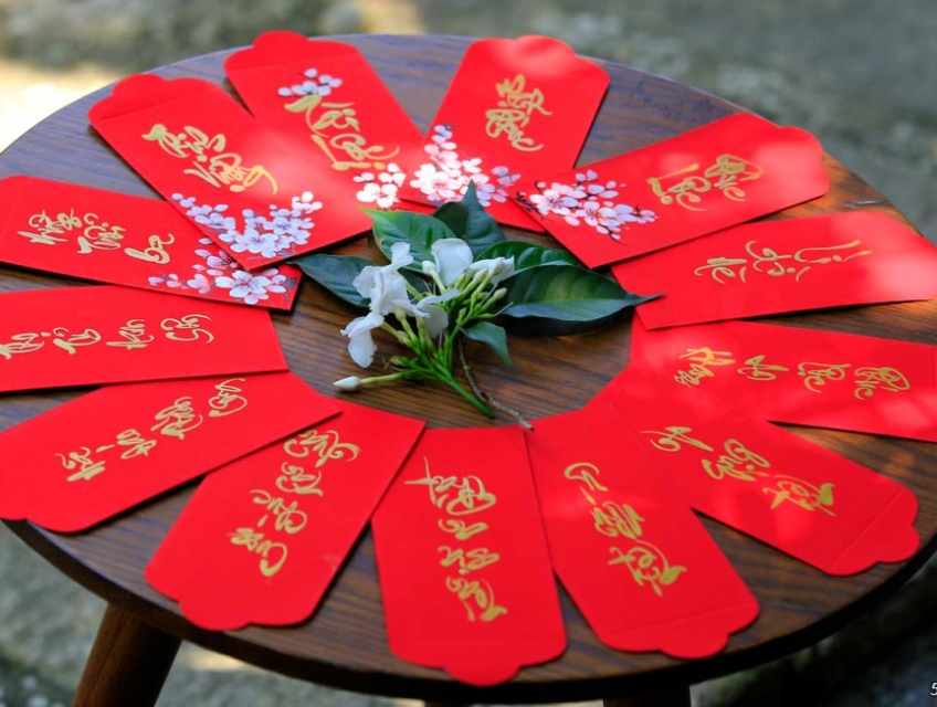 Ông Đồ viết bao lì xì Tết 2025