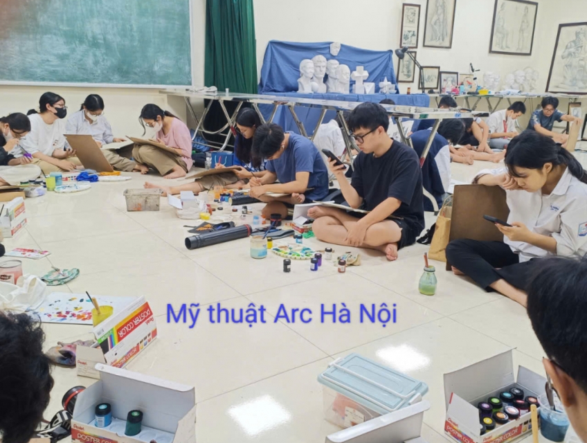 Lớp học vẽ ở Trần cung Cầu giấy Hà Nội
