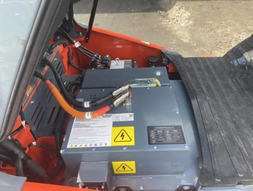 Thuê Xe Nâng ĐiệnTay Cao – Giải Pháp Tiết Kiệm Chi Phí, Tối Ưu Hóa..