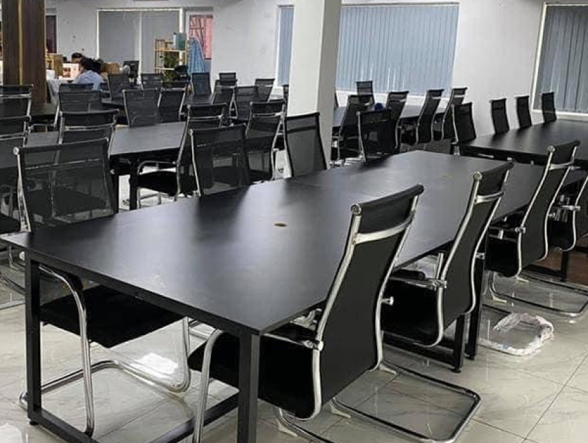 Thanh Lý Bàn Gỗ Làm Việc Nhóm Chân Sắt Chữ U Giá Rẻ Sang Trọng