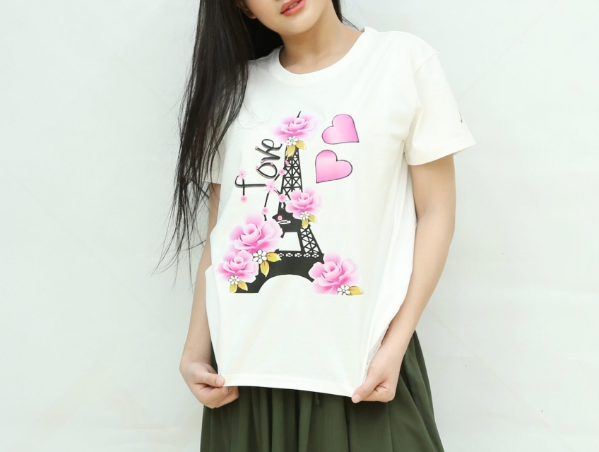 Áo Thun Nữ Hàng hiệu Hình Love Trái Tim Nhẹ Nhàng