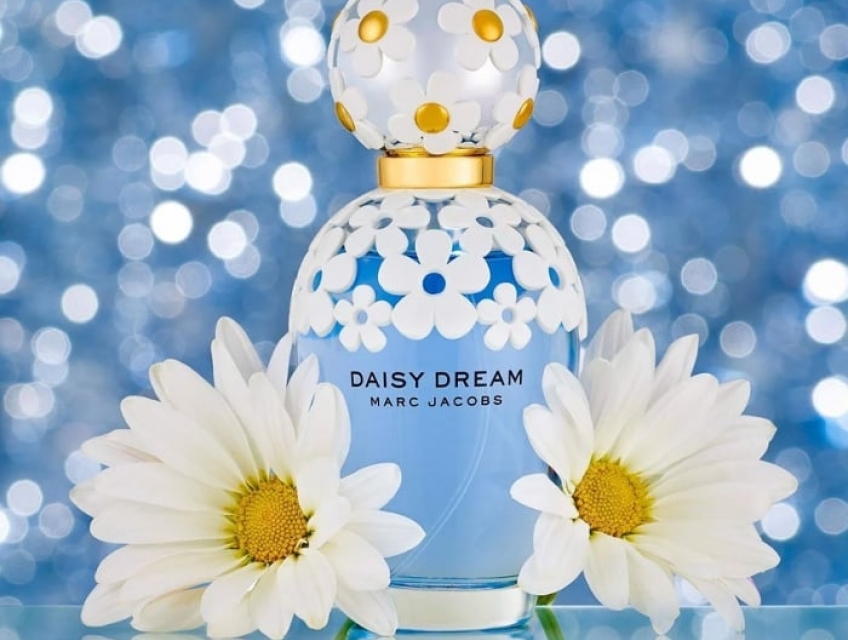 Top 10 Nước Hoa Nhẹ Nhàng Thơm Dịu Nhất Định Bạn Phải Thử