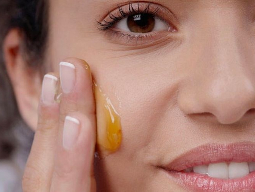 Những bí quyết chăm sóc và dưỡng da bằng mật ong đơn giản tại nhà