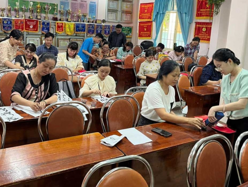 Trải nghiệm viết Thư pháp TP.HCM