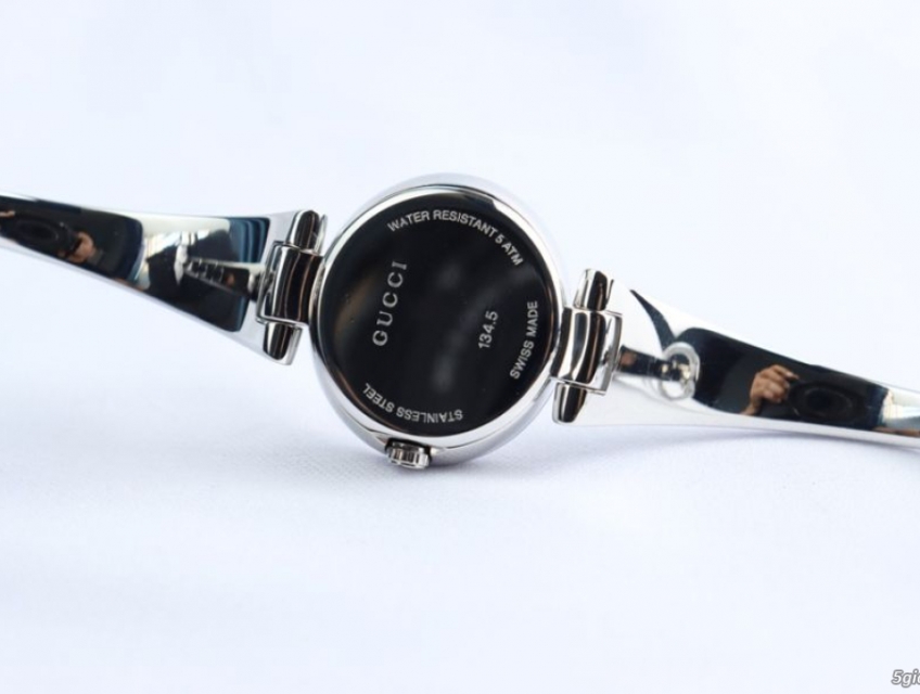 Đồng Hồ guuuu Nữ ( Kiểu Lắc Tay ) Mặt nâu, size 27mm ( Như Mới )