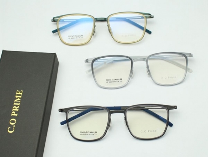 Quà tặng bạn gái ý nghĩa gọng kính titan Coprime chính hãng giá chỉ