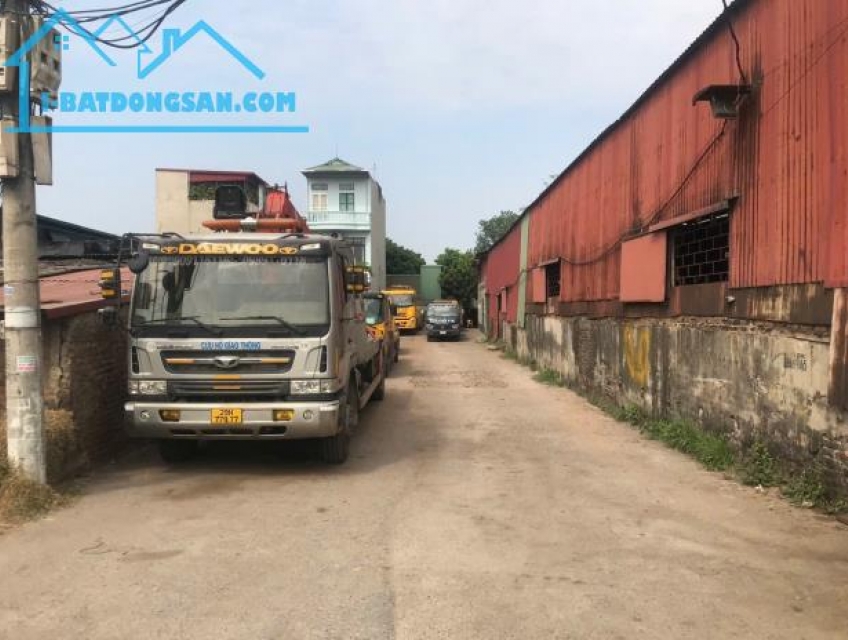 Cho thuê 230m² đất mặt đường vành đai 3,Yên Sở,Hoàng Mai hợp kd ,mở