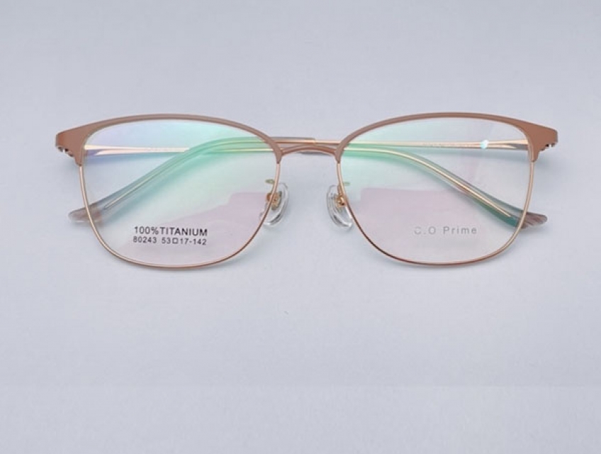 Quà tặng con gái ý nghĩa gọng kính titan Coprime chính hãng giá chỉ