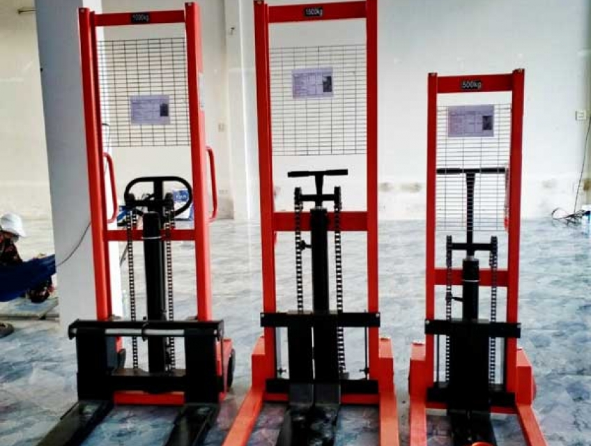 Bán xe nâng tay lấy ngay tại Bắc Ninh giá rẻ