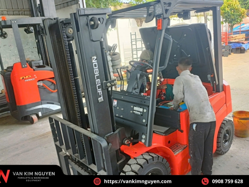 Kinh nghiệm kiểm tra xe nâng trước khi vận hành