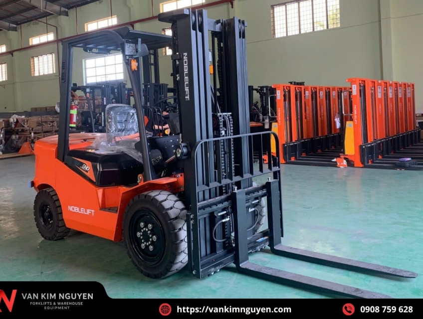 Xe nâng có phải đăng ký không? Những điều quan trọng cần biết