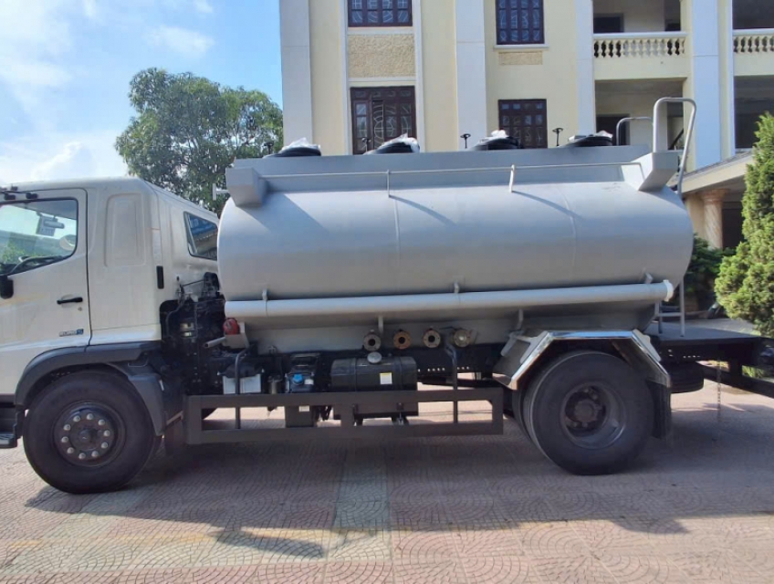 Xe bồn chở xăng dầu HINO 11 khối