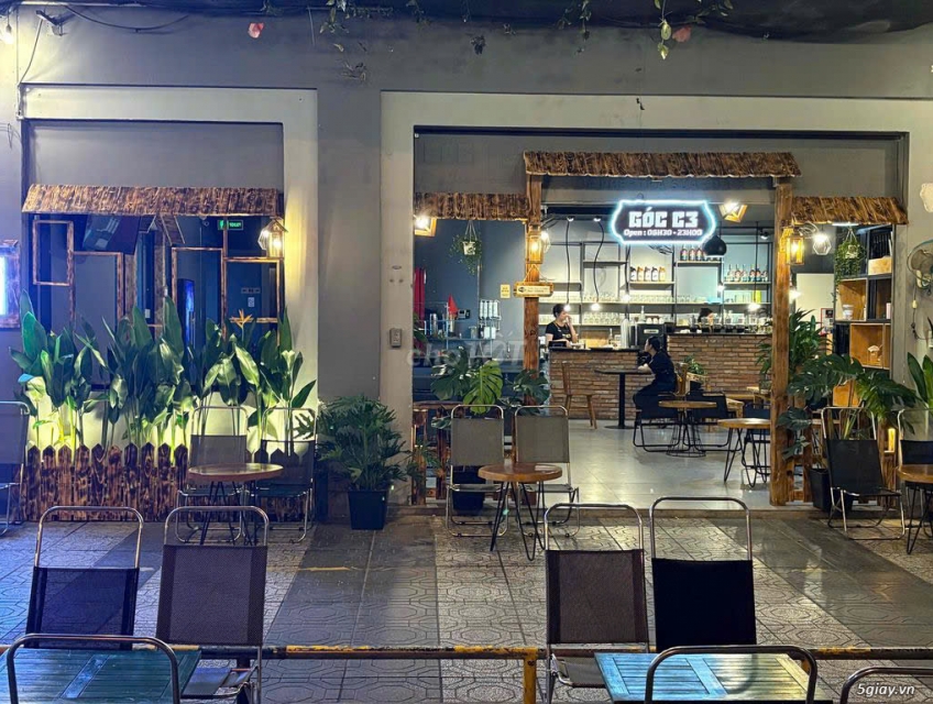 Quán Cà Phê Góc C3 Tuyển NV phục vụ có 3 ca làm việc