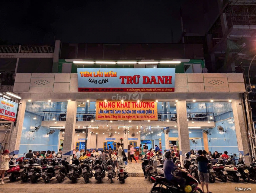 TIỆM LẨU TRỨ DANH tuyển NAM NV phục vụ làm tại Q3