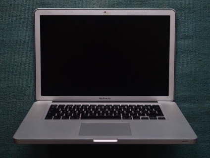 HCM_Bán nhanh Macbook Pro 15" SSD Ram 6GB giá sock 4tr...