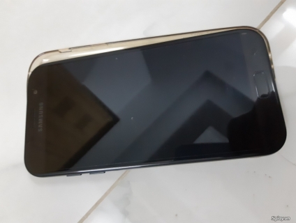 Cần bán Samsung a7 2017 và a8 2018