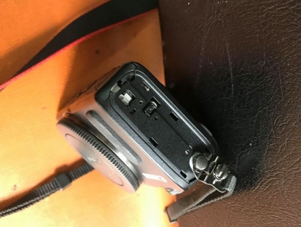 Canon EOS M Mirrorless sida + Mount Adapter + Pin