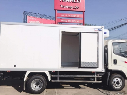 bán xe tải đông lạnh trả góp teraco 240 tải trọng 2,4 tấn