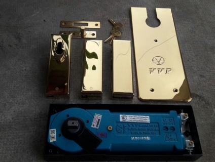 Phụ Kiện Kính Mạ Vàng