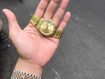 Thanh lý 1 em đồng hồ tự động mạ vàng, size 38mm