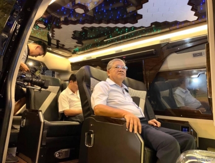 Solati iRICH Limousine chuẩn thế giới do Việt Nam sản xuất