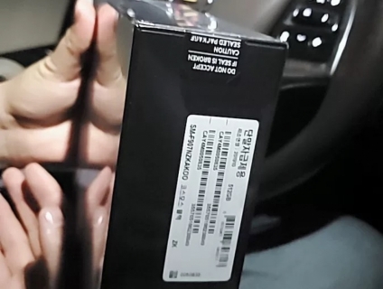 Thanh lý Galaxy fold mới 100%