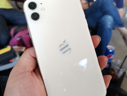 bán/giao lưu iphone 11 lock 256gb trắng likenew