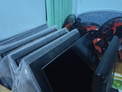 Máy PS4 Pro và Tivi