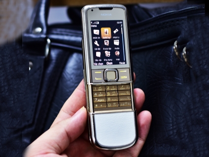 8800 hàng FPT hình thức đẹp, giá tốt.