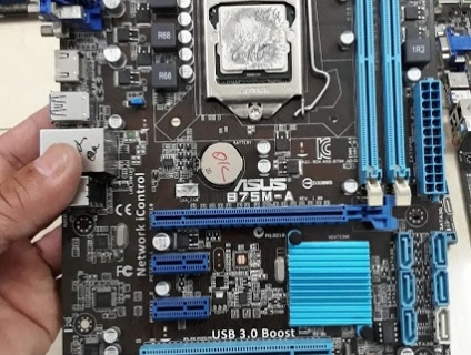 main b75 asus 4 khe_ 2 khe đẹp keng