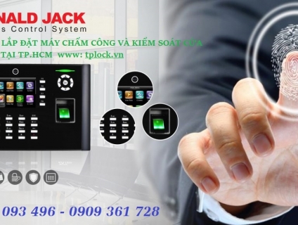 Lắp Đặt Máy Chấm Công Và Kiểm Soát Cửa