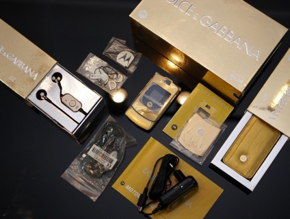 Motorola V3i Gold Edition Dolce & Gabbana Brandnew nguyên hộp chưa sd
