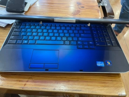 DELL latitude i7 ram4g hdd320g 97% máy xách tay mỹ