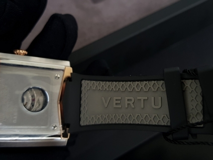 Đồng Hồ Vertu Điểm Vàng