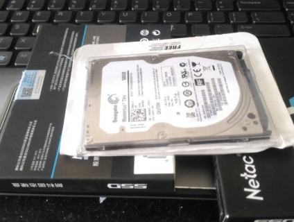 màn hình hd dell 15.6 zin tháo máy 95% 570k 500gb slim good 100% 250k